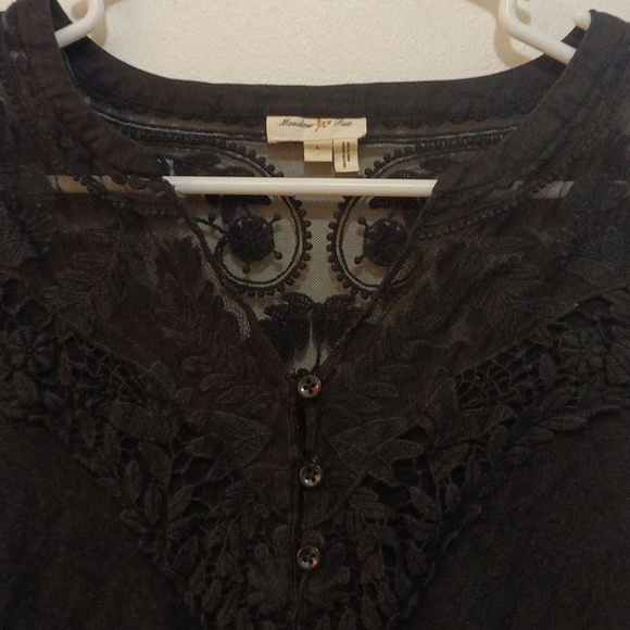 Meadow Rue black lace Long Sleeve blouse. - Picture 2 of 7